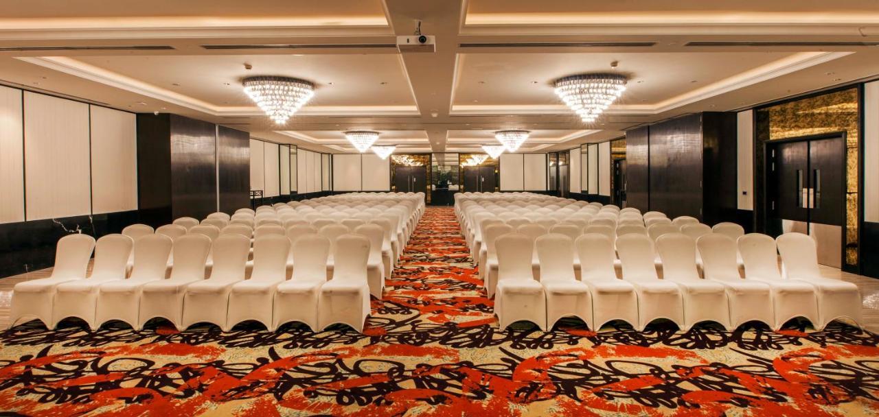 Lemon Tree Premier City Center Πούνε Εξωτερικό φωτογραφία